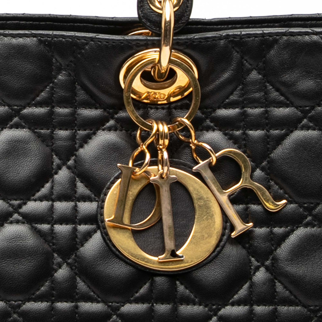 Dior Large Cuir d’agneau Cannage Lady Dior