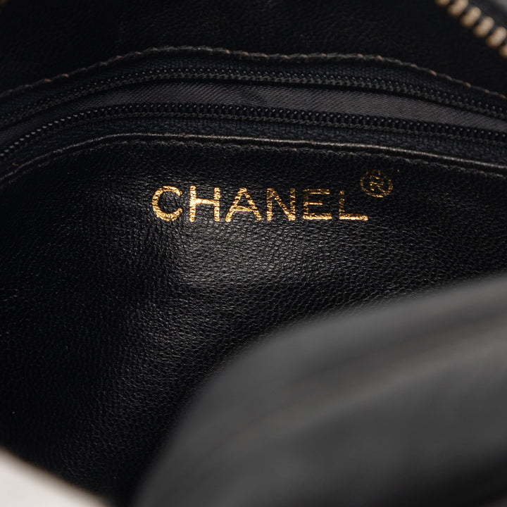 Chanel CC Matelassé Cuir d’agneau Pompon Sac caméra