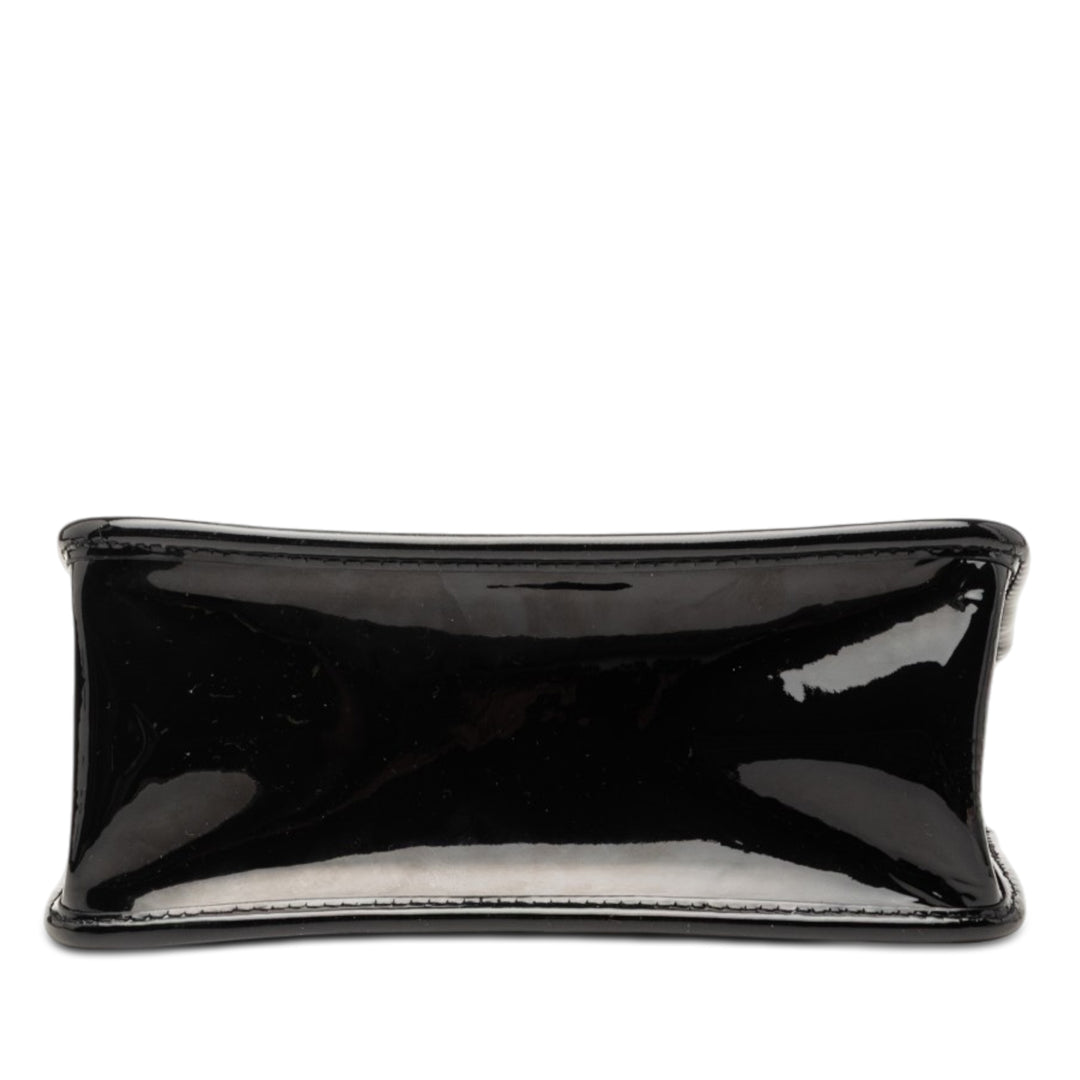 Chanel Mini Matelassé Cuir verni Graphic Catch à rabat