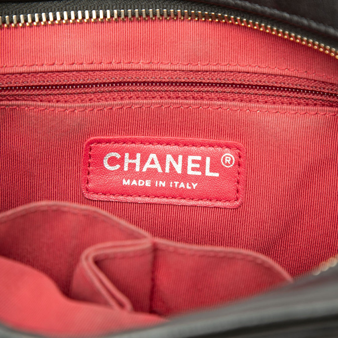 Chanel Sac bandoulière vieilli Gabrielle Moyen Cuir de veau Noir – vue 5 – GABY PARIS
