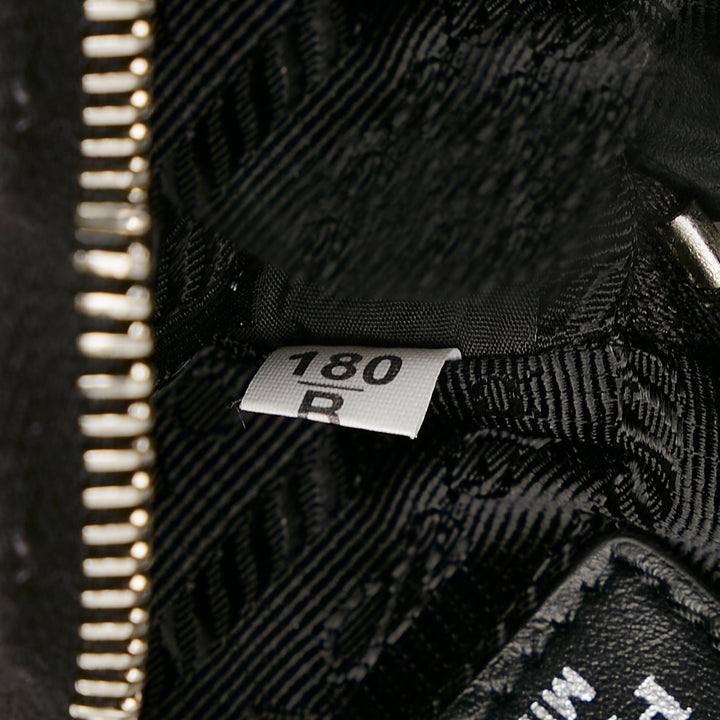 Prada Re- & Spazzolato Poche Sac Nylon