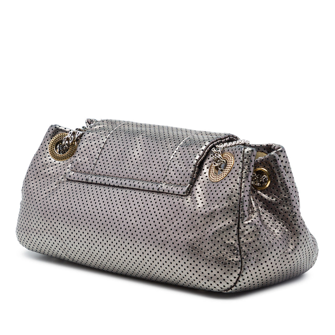 Chanel Sac porté épaule Métallisé perforé Reissue 2.55 Drill Accordion à rabat Cuir de veau Argenté – vue 2 – GABY PARIS
