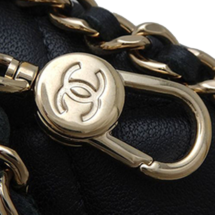 Chanel Mini Matelassé Cuir d’agneau Sac rond à chaîne Hook Hobo