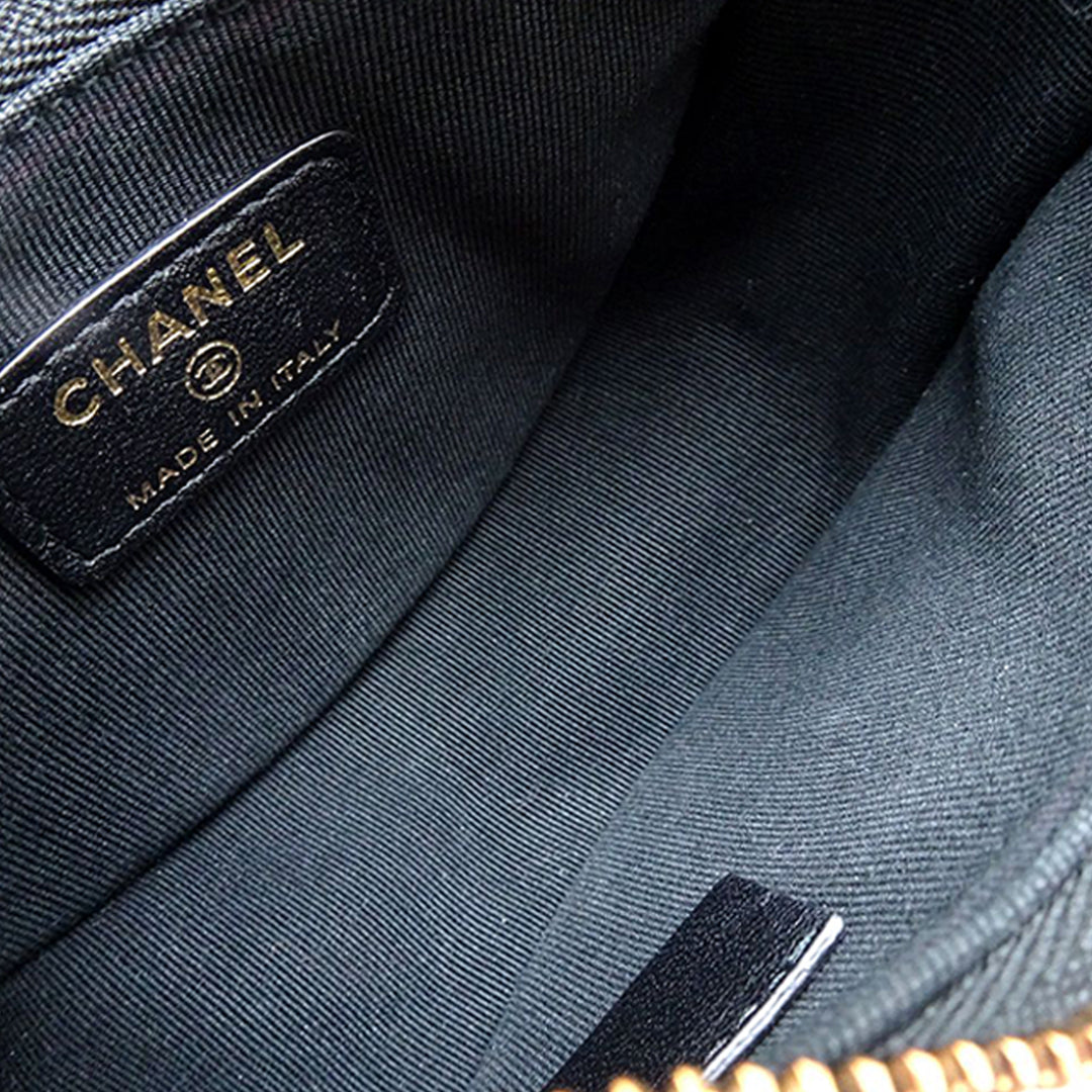 Chanel Mini Matelassé Cuir d’agneau Sac rond à chaîne Hook Hobo