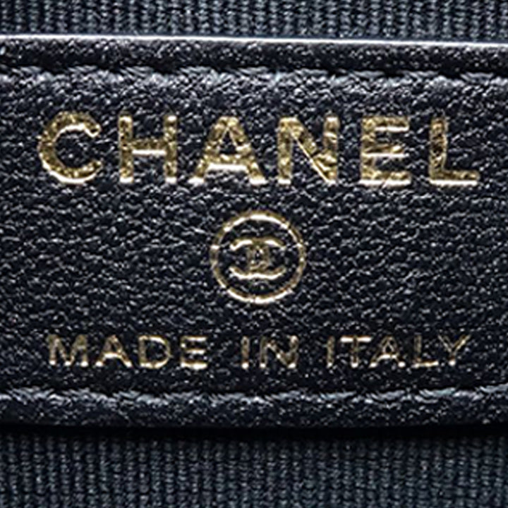 Chanel Mini Matelassé Cuir d’agneau Sac rond à chaîne Hook Hobo