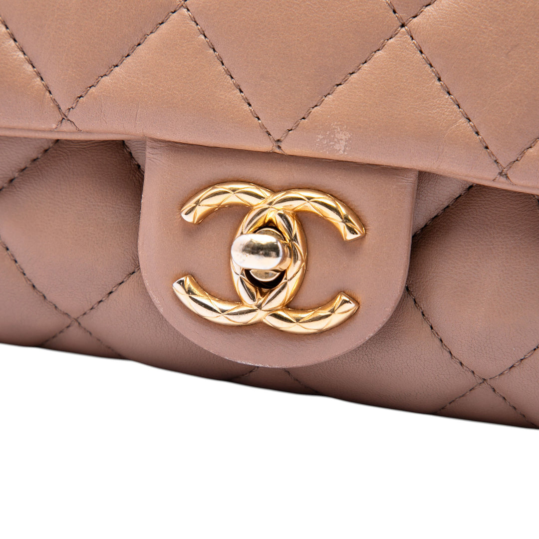 Chanel Small Matelassé Cuir d’agneau Pillow Crush à rabat