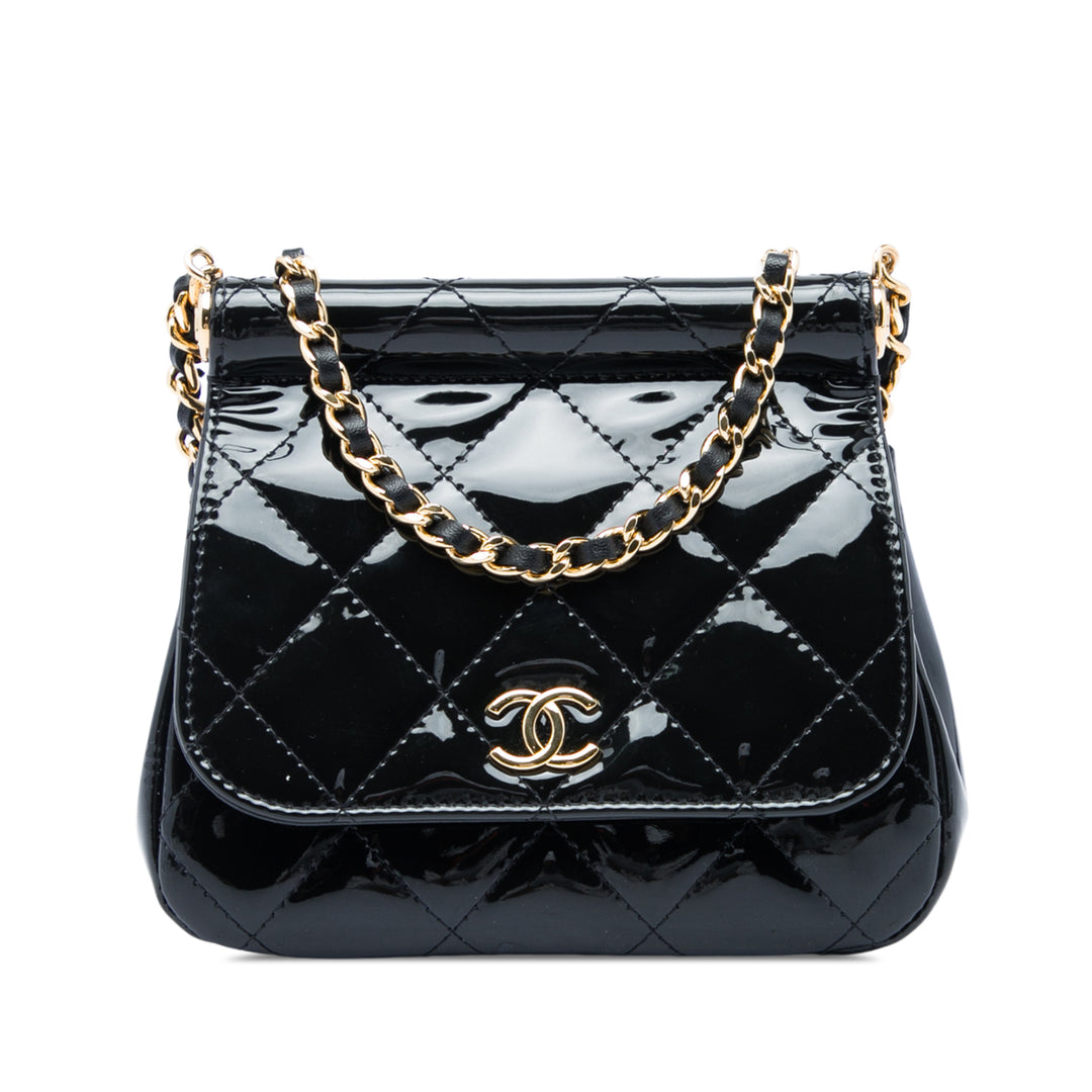 Chanel CC Matelassé Armature à rabat Pochette avec chaîne Noir – vue principale – GABY PARIS