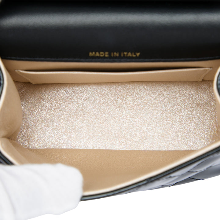 Chanel CC Matelassé Armature à rabat Pochette avec chaîne Noir – vue 4 – GABY PARIS