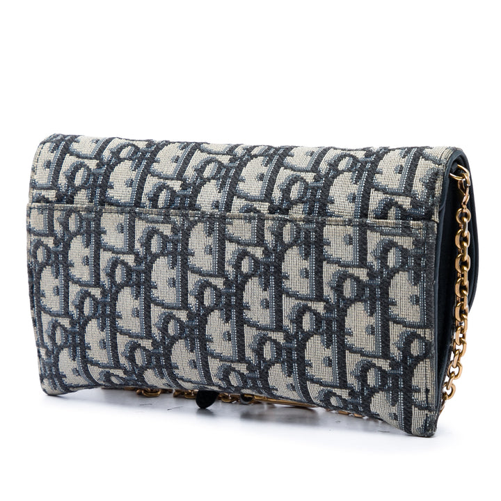 Saddle Wallet on Chain Oblique Bleu