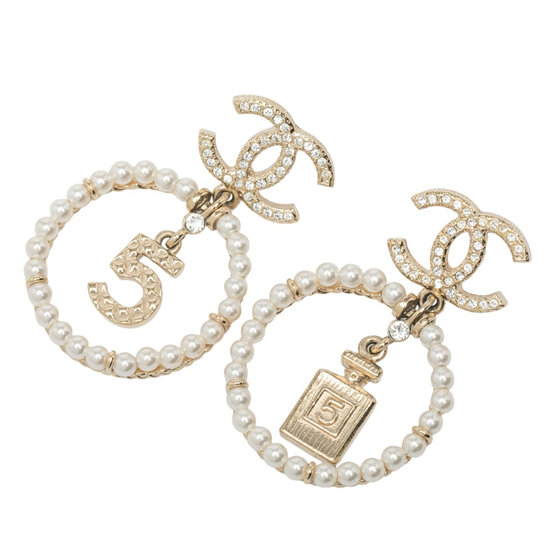 Chanel Doré Plated CC Crystal Faux Pearl and No 5 Perfume Bottle Drop Push Back Boucle d’oreilles Doré – GABY PARIS Authentique
