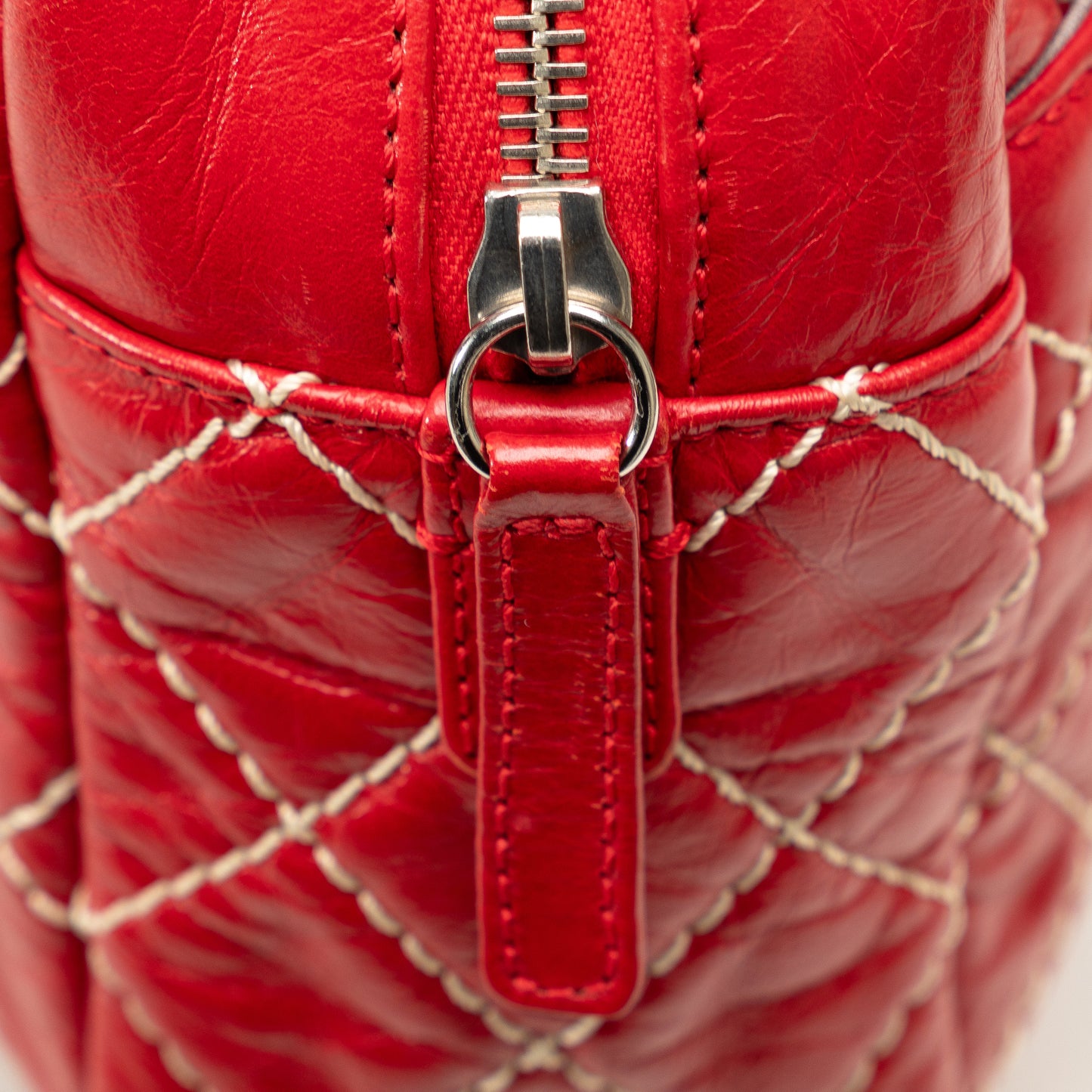 Medium Quilted Reissue Camera Bag Red - Gaby Paris