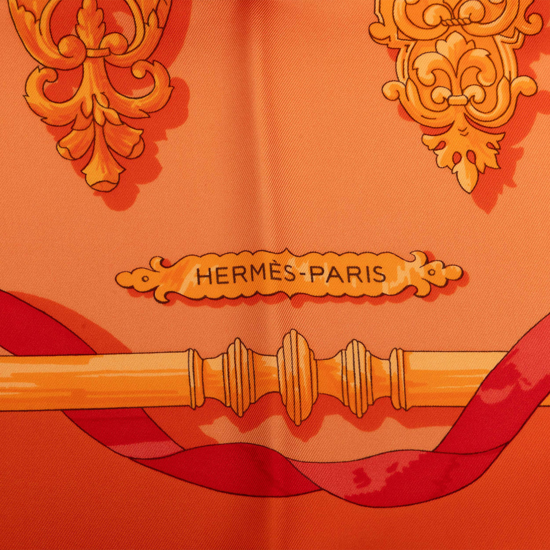 Hermès Carré Ferronnerie 90 Orange – vue 5 – GABY PARIS