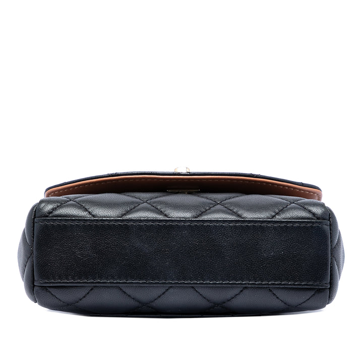 Chanel Mini Matelassé Cuir d’agneau Cocovado Ribbon Chain à rabat