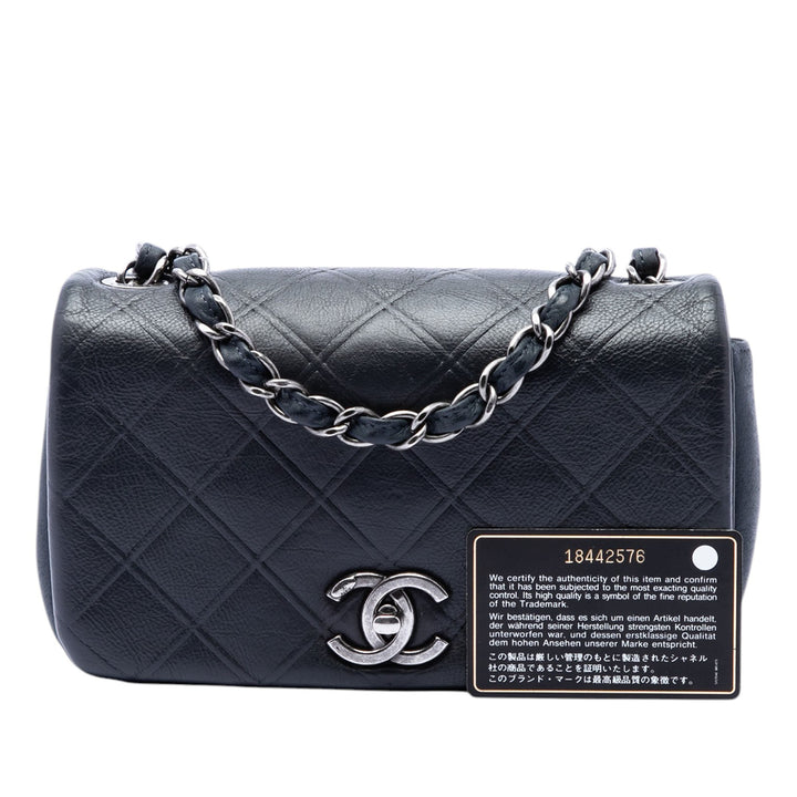 Chanel Small Diamond embossé Cuir de veau New Chic à rabat