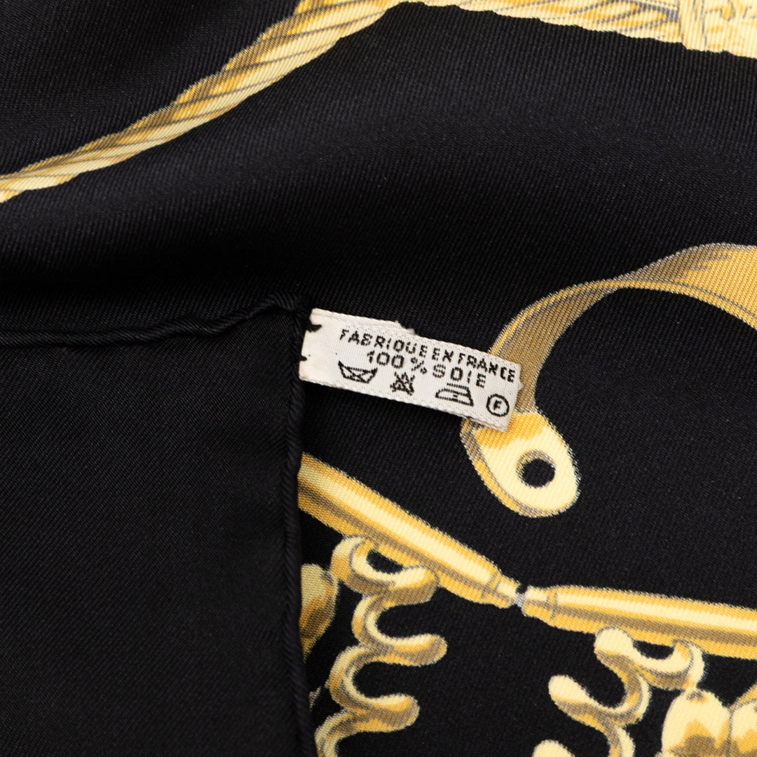 Hermès Les Cavaliers d Or Soie Foulard Noir – GABY PARIS Authentique