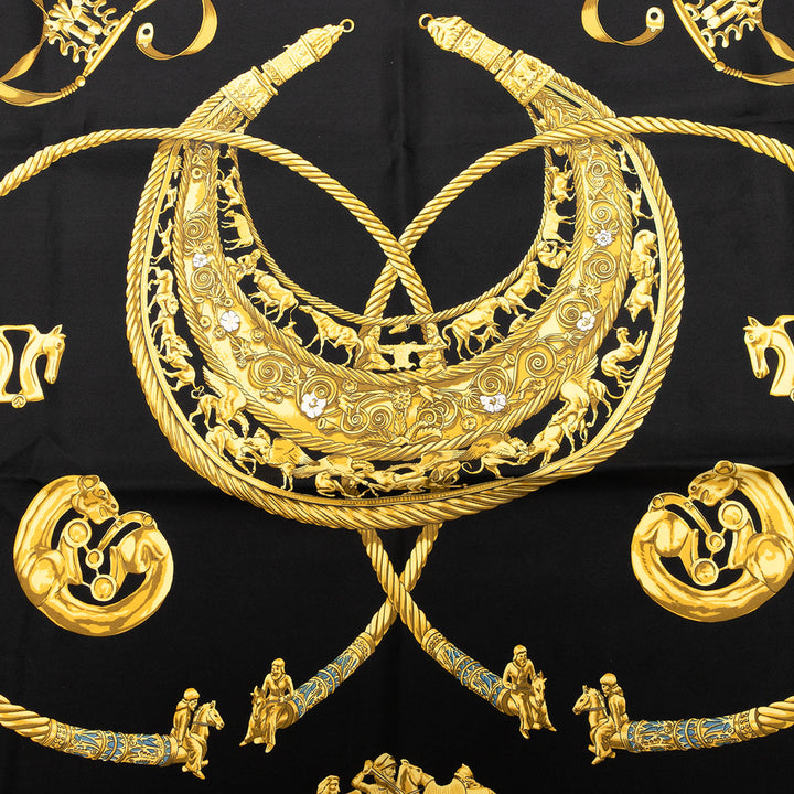 Hermès Les Cavaliers d Or Soie Foulard Noir – GABY PARIS Authentique