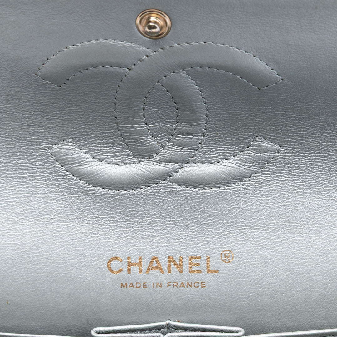 Chanel Medium Classic Metallic Cuir d’agneau Double rabat