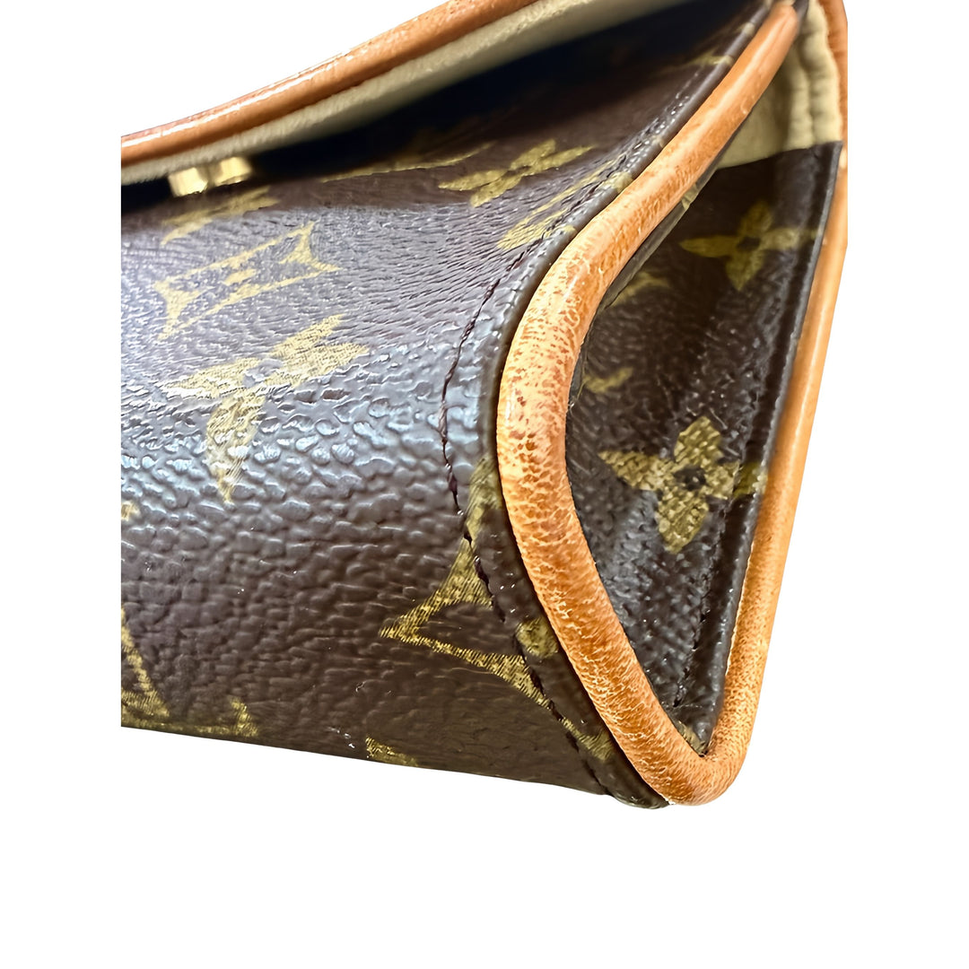Louis Vuitton Pochette Florentine Monogram Marron – vue 9 – GABY PARIS