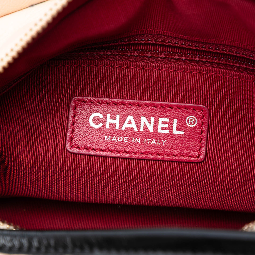 Chanel Small Bicolor vieilli Cuir de veau Gabrielle Sac porté croisé