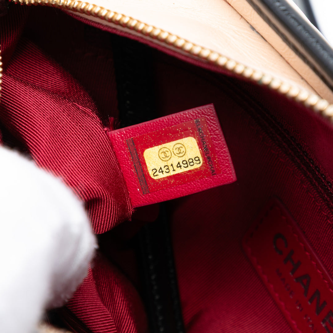 Chanel Small Bicolor vieilli Cuir de veau Gabrielle Sac porté croisé