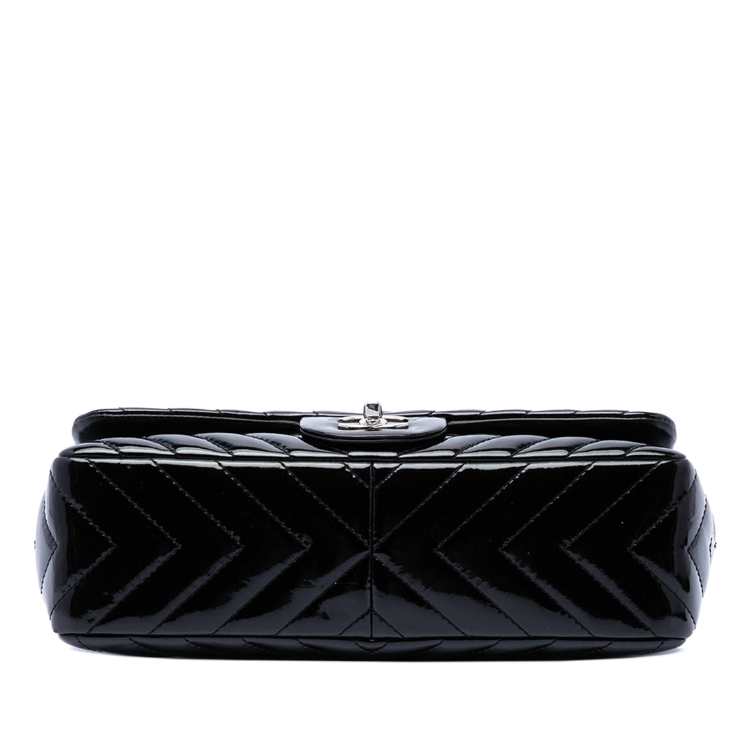 Chanel Jumbo Classic Chevron Cuir verni Simple rabat