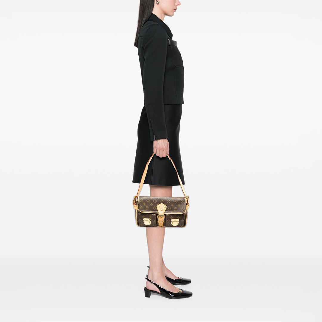 Louis Vuitton Sac porté épaule Hudson Monogram PM Marron – vue 8 – GABY PARIS
