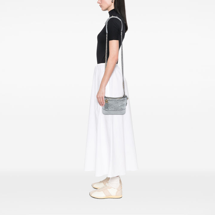 Chanel Métallisé CC Surpiqué Gabrielle Hobo Petit Cuir de veau Argenté
