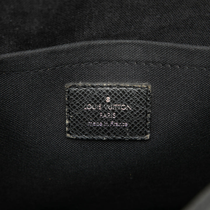 Louis Vuitton Taiga Andrei