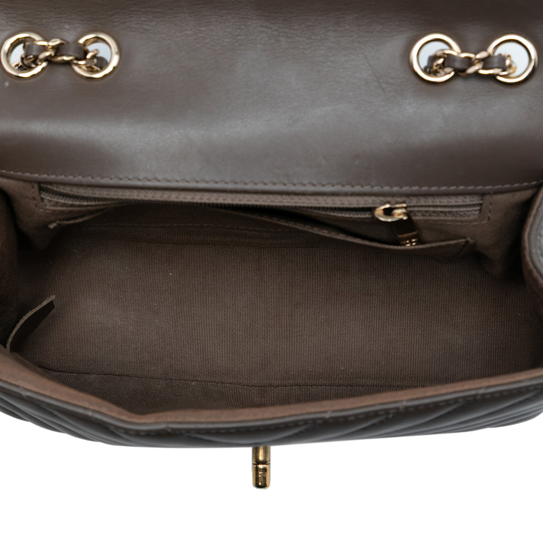 Chanel Small Chevron Cuir d’agneau Statement à rabat