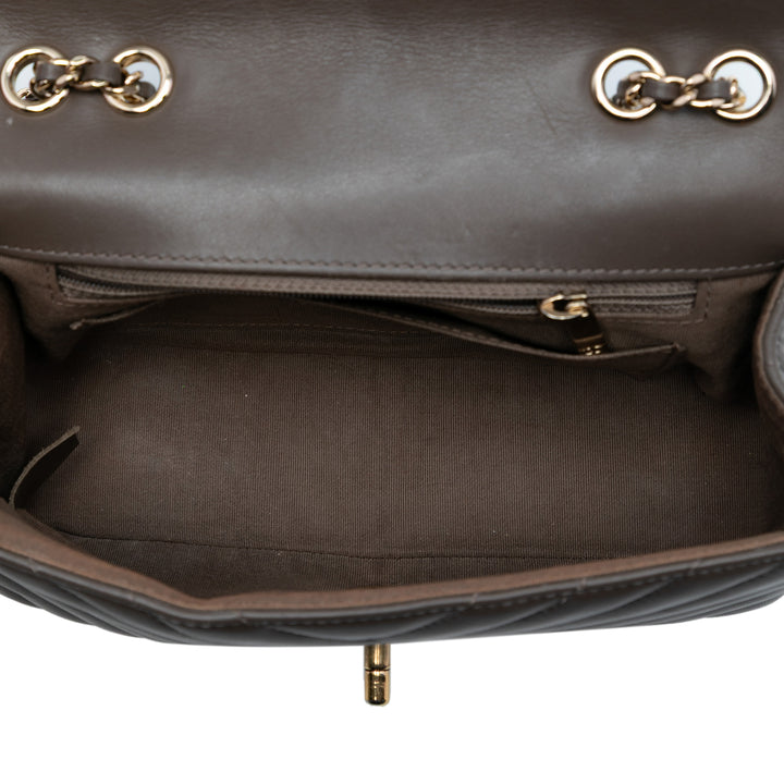 Chanel Small Chevron Cuir d’agneau Statement à rabat