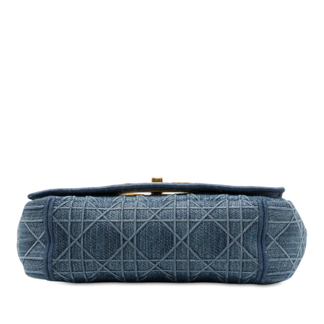 Dior brodé Cannage Caro Sac Petit Jean Bleu – vue 3 – GABY PARIS