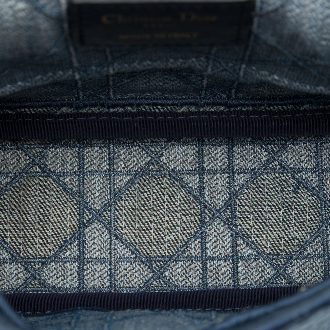 Dior brodé Cannage Caro Sac Petit Jean Bleu – vue 4 – GABY PARIS
