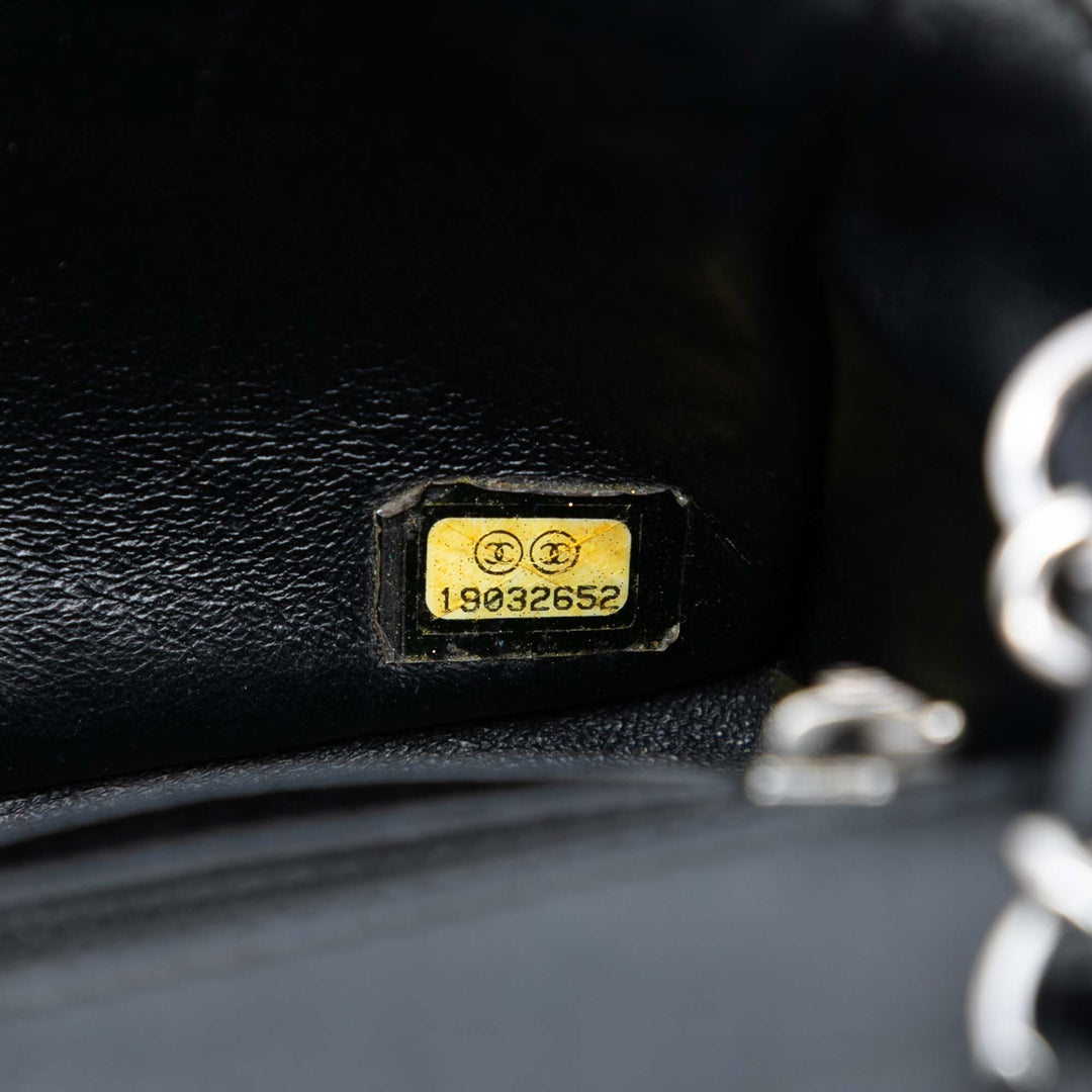 Chanel Mini Rectangular Classic Pure Cuir verni Simple rabat