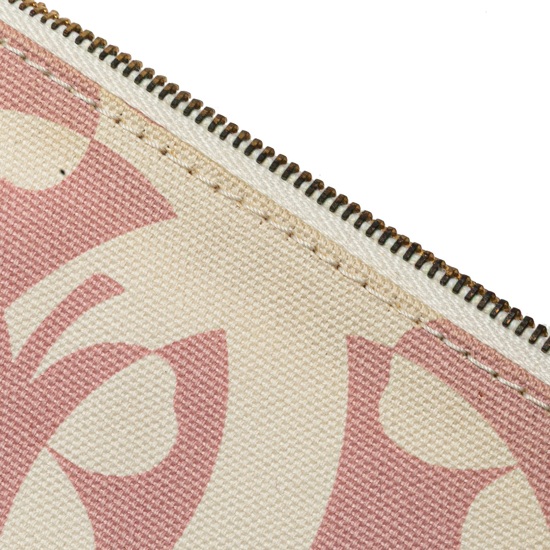 Chanel Sac bandoulière rose en toile imprimée CC et trèfle