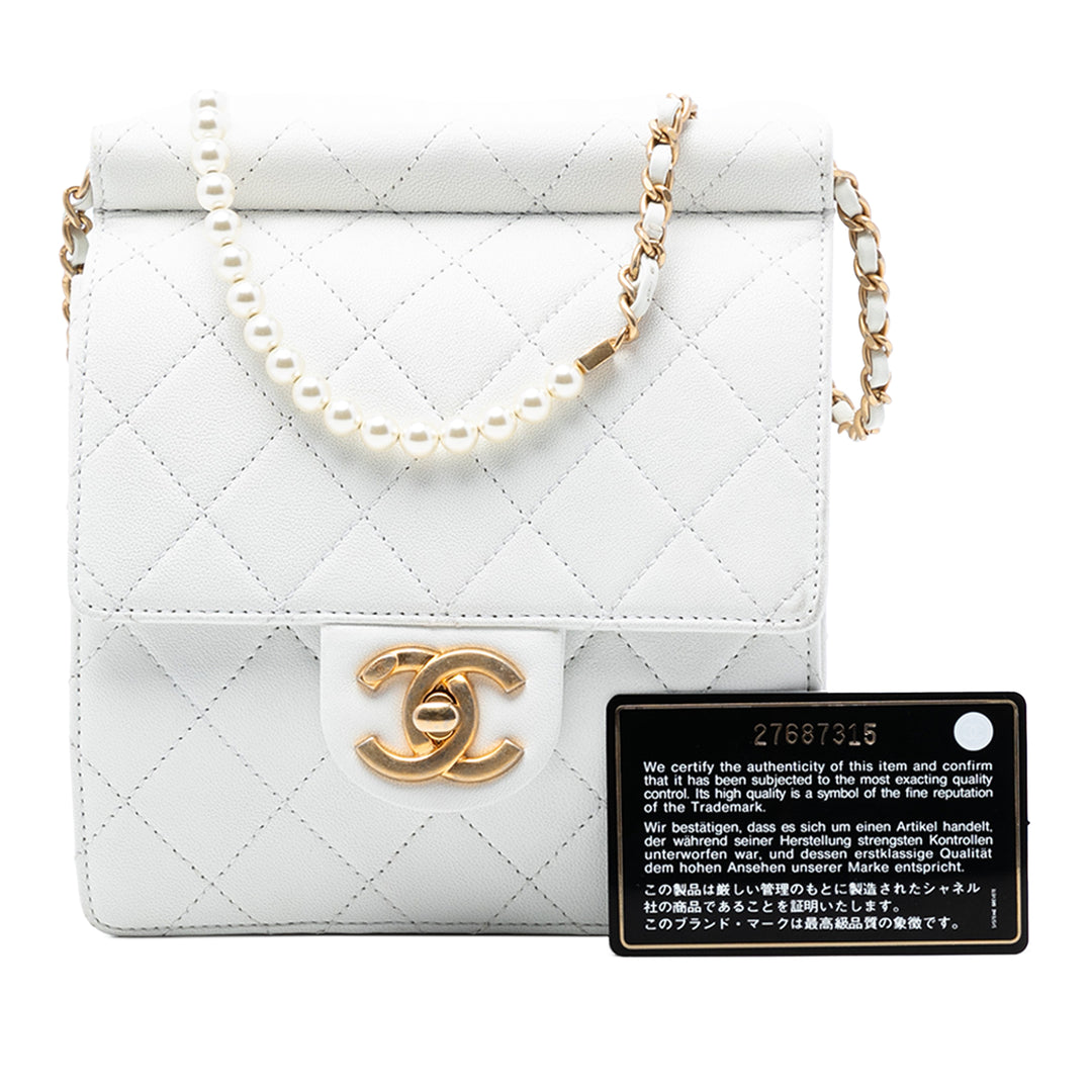 Chanel Small Matelassé Cuir d’agneau Chic Perles à rabat