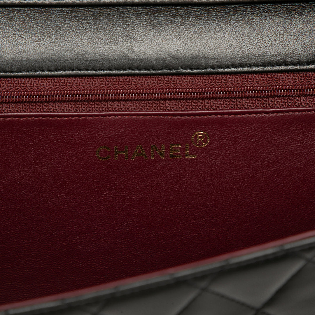 Chanel Medium CC Matelassé Cuir d’agneau Simple rabat