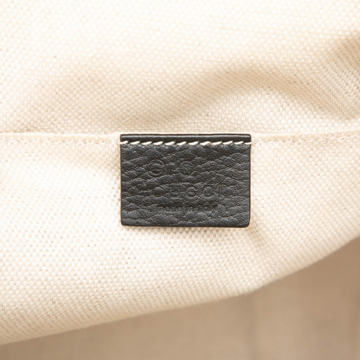 Gucci Sac à dos Pebbled Soho Chaîne Cuir de veau Noir – vue 5 – GABY PARIS