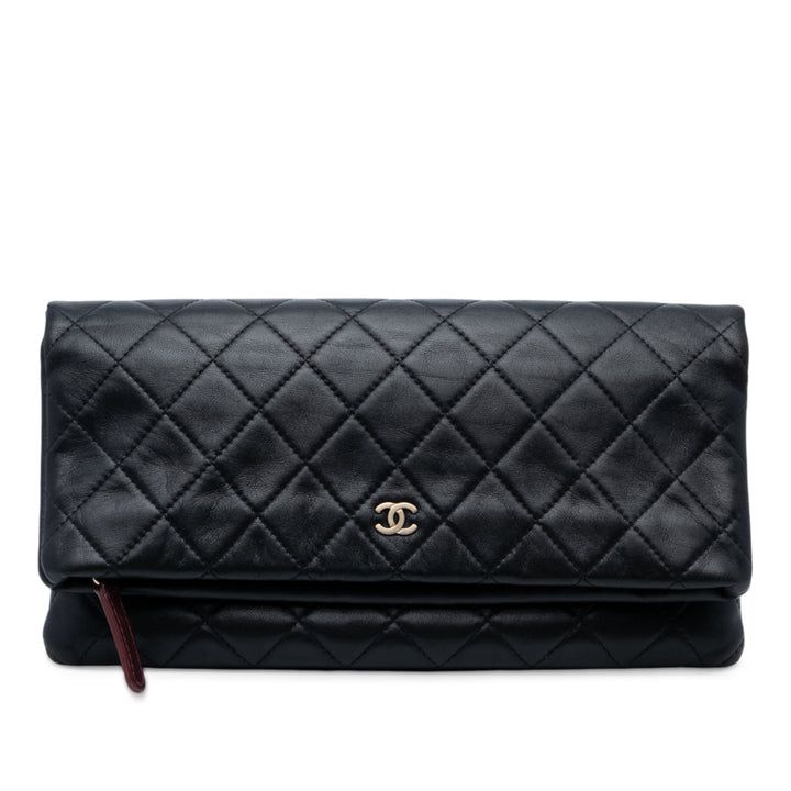 Chanel Quilted Cuir d’agneau CC Beauty Foldover Pochette Noir – GABY PARIS Authentique