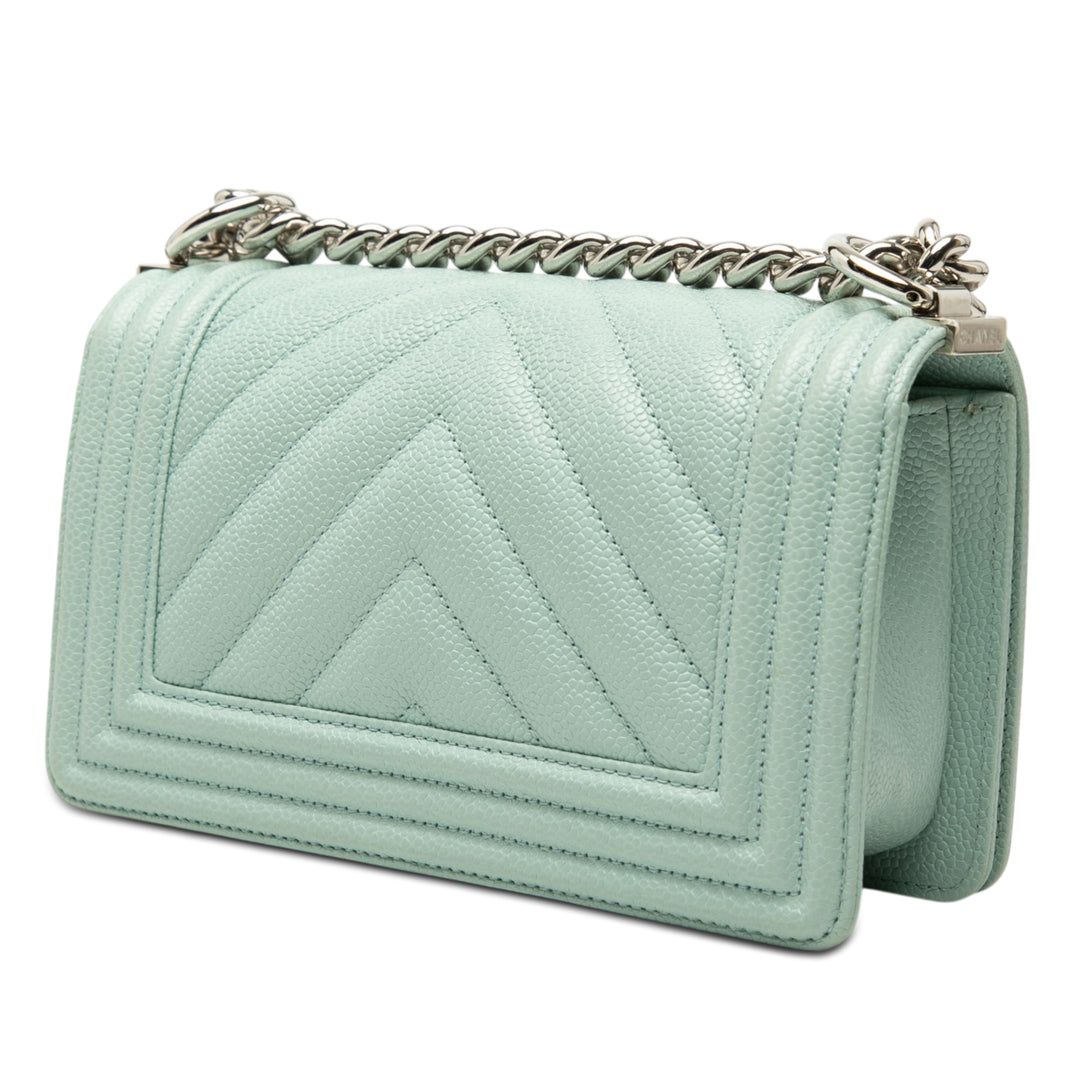 Chanel Small Chevron Caviar Boy à rabat