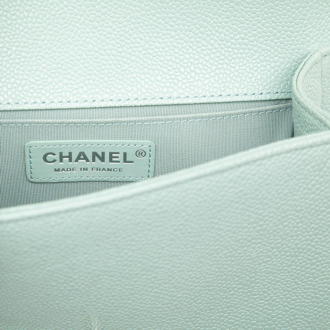 Chanel Small Chevron Caviar Boy à rabat