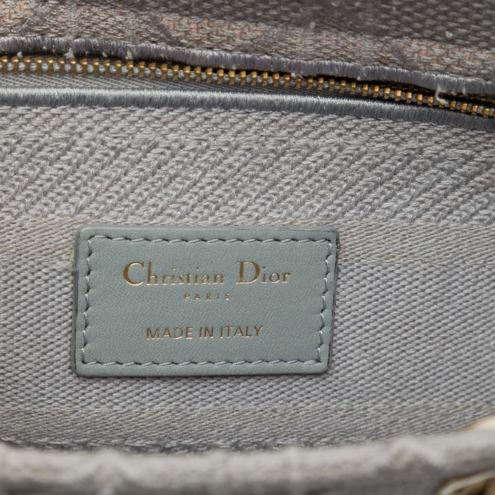 Dior Lady D-Lite Cannage brodé Moyen Gris – vue 5 – GABY PARIS