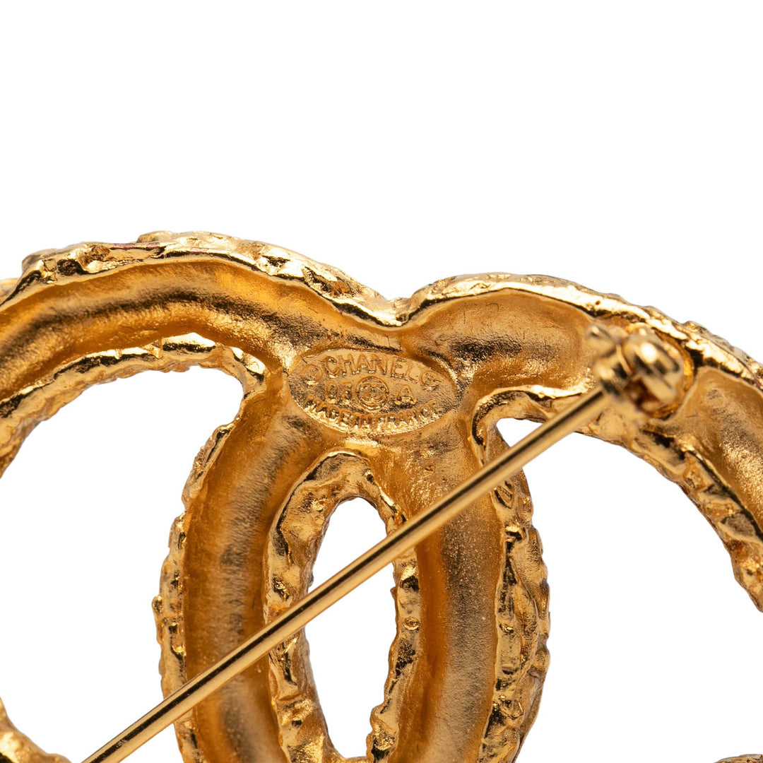 Chanel CC plaqué Baroque embossé Logo Broche