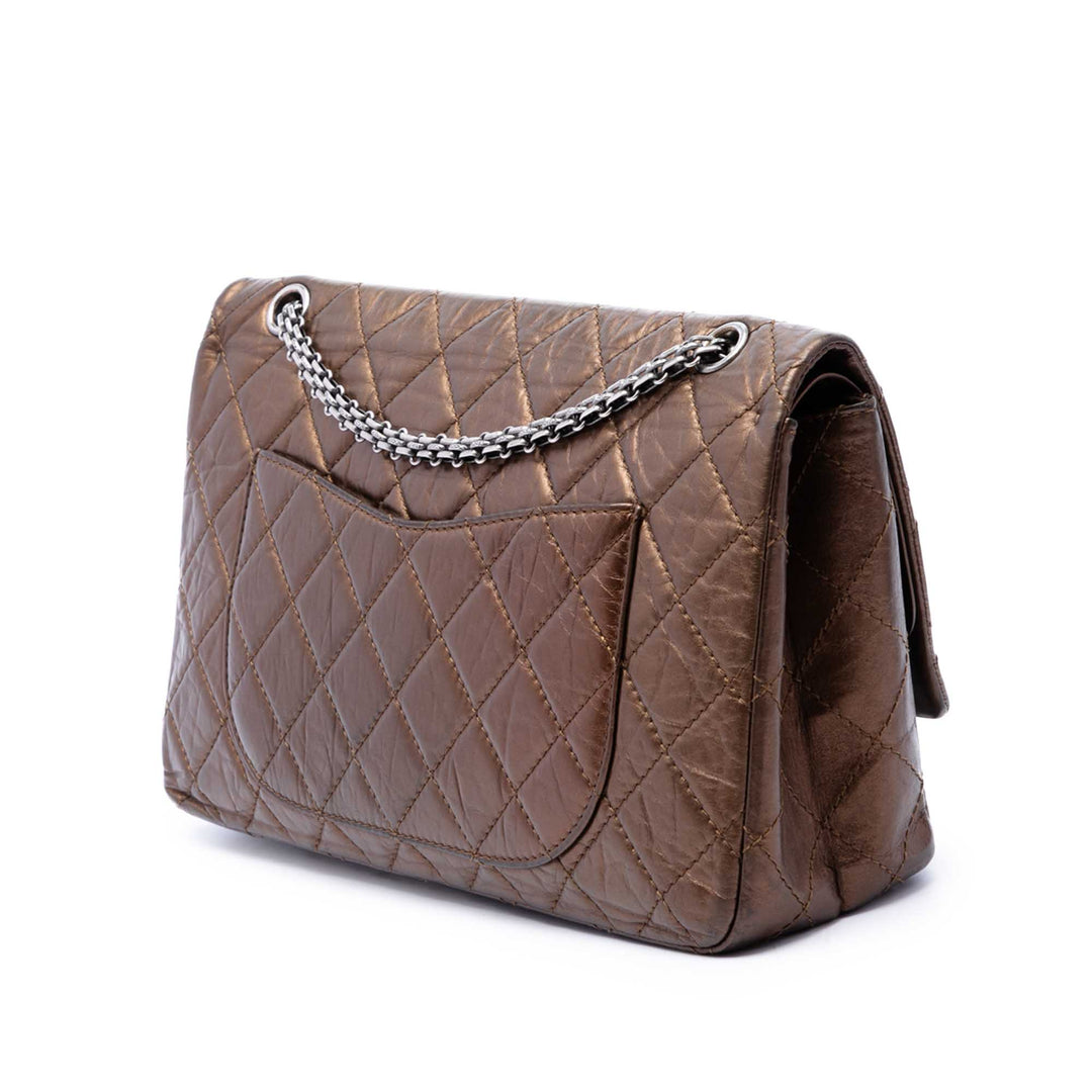 Chanel Sac porté épaule Métallisé vieilli Reissue 2.55 Double rabat 227 Cuir de veau Marron – vue 2 – GABY PARIS