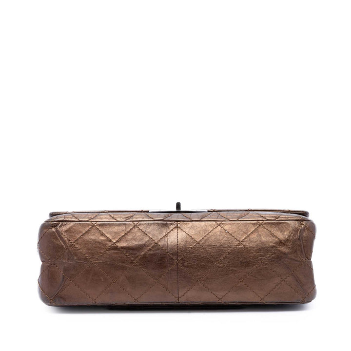 Chanel Sac porté épaule Métallisé vieilli Reissue 2.55 Double rabat 227 Cuir de veau Marron – vue 3 – GABY PARIS