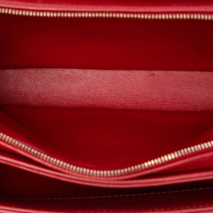 Chanel Chevron Enveloppe surpiquée à rabat Petit Cuir d'agneau Rouge – vue 4 – GABY PARIS