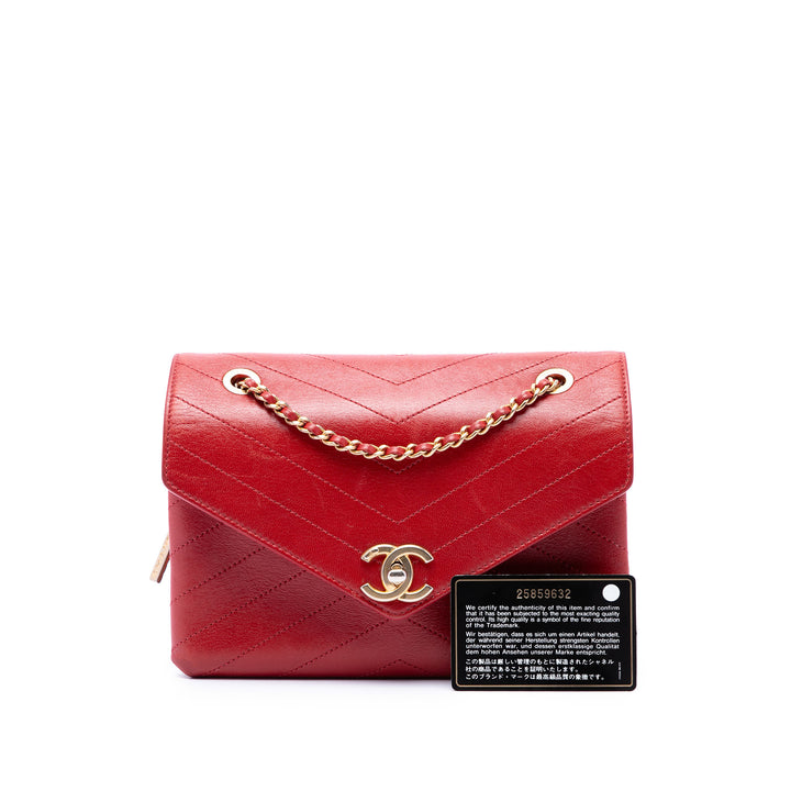 Chanel Chevron Enveloppe surpiquée à rabat Petit Cuir d'agneau Rouge – vue 7 – GABY PARIS