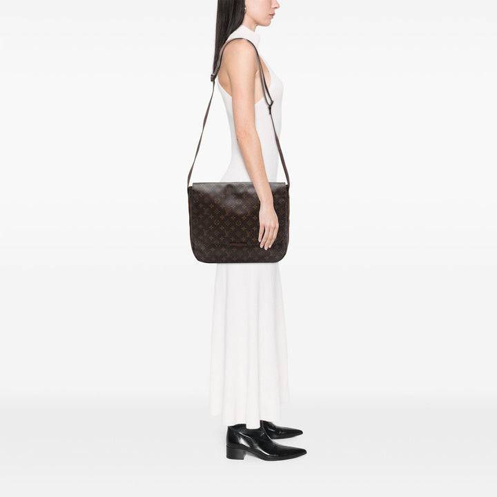 Louis Vuitton Monogram Beaubourg Messenger MM