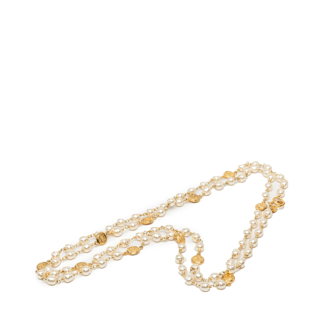 Chanel CC plaqué Perles fantaisies Collier Doré – vue principale – GABY PARIS