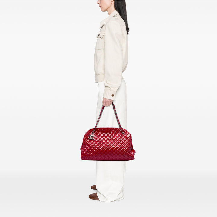 Chanel Matelassé Just Mademoiselle Sac bowling Maxi Rouge – vue 5 – GABY PARIS
