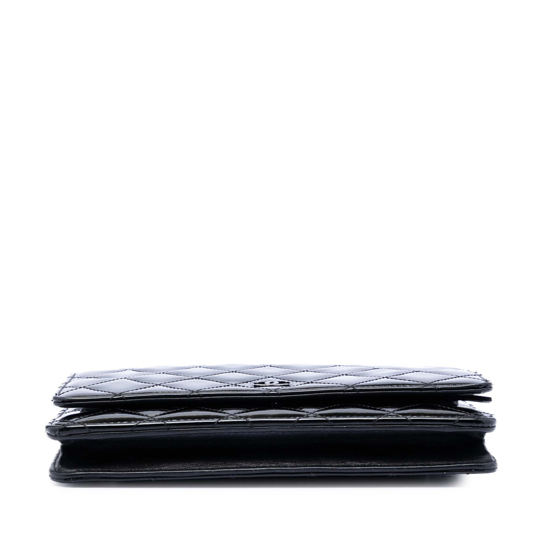 Chanel CC Matelassé Cuir verni Wallet on Chain
